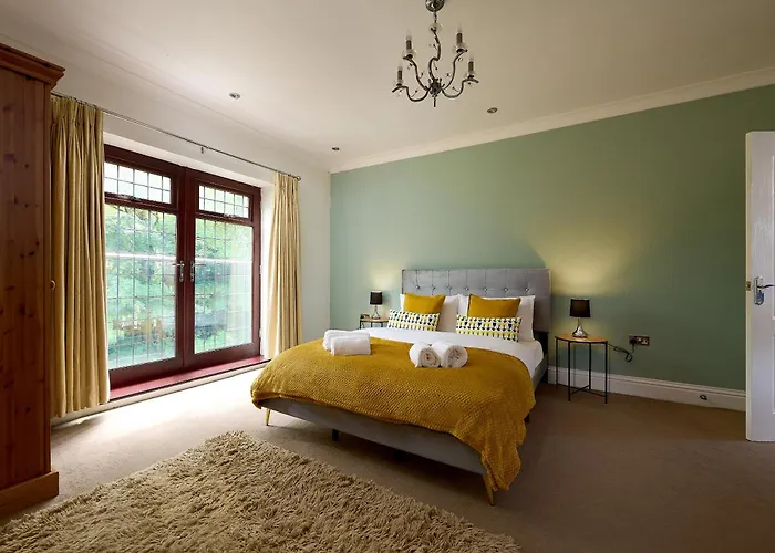 Spacious Home For Large Families And Contractors