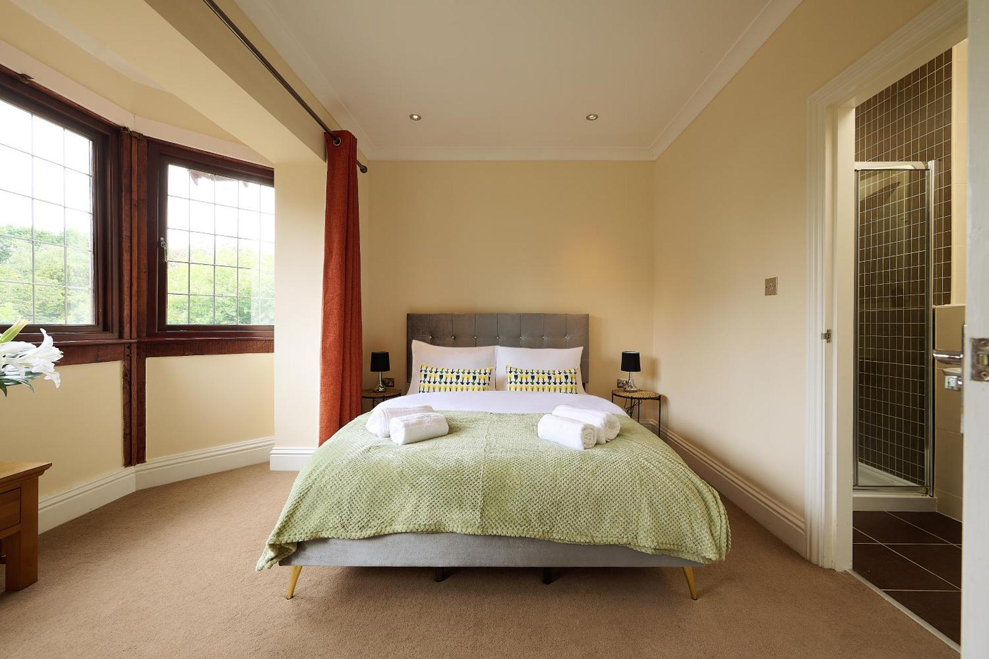 Spacious For Large Families And Contractors * Wolverhampton
