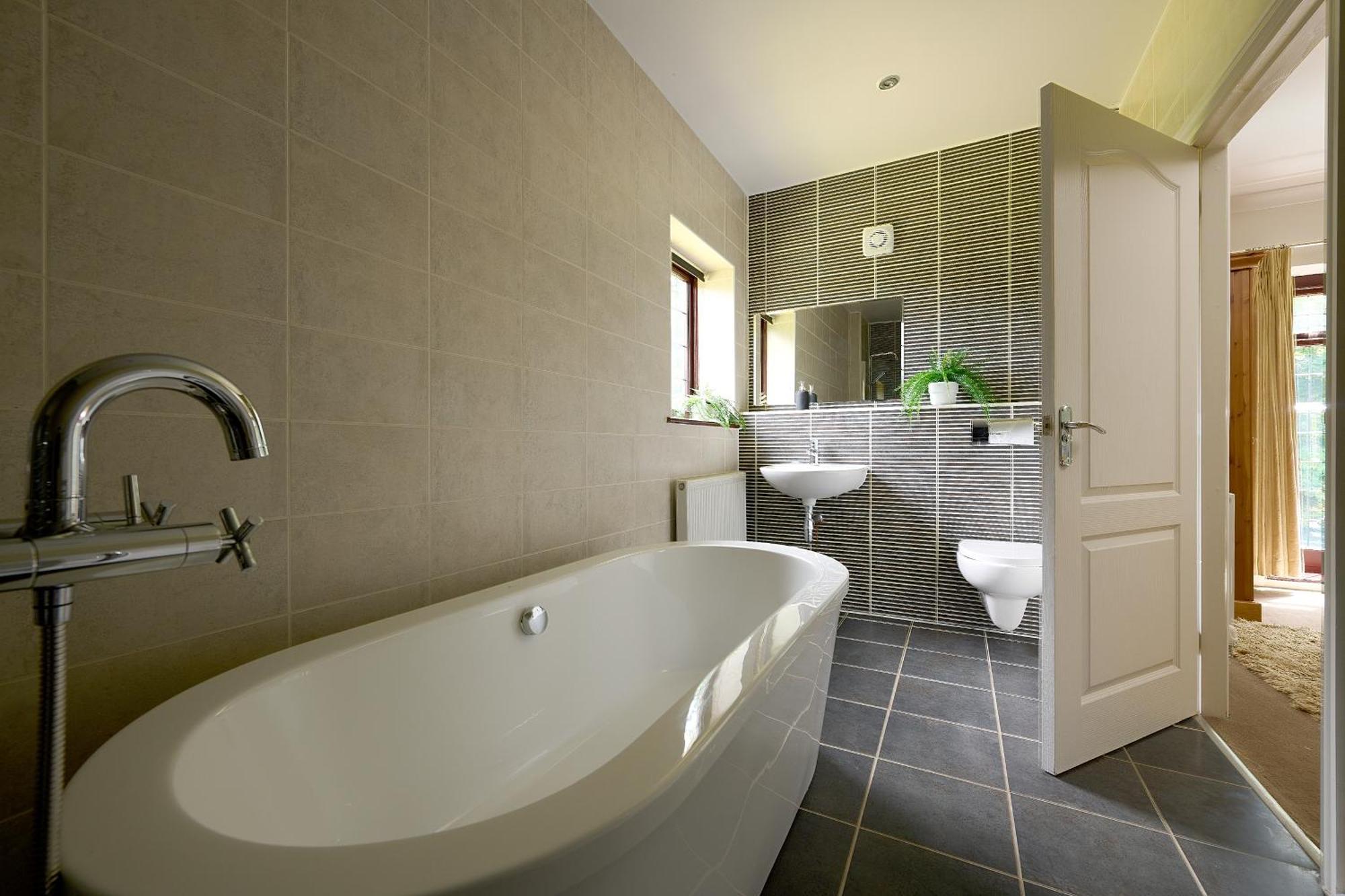 Holiday home Spacious For Large Families And Contractors *