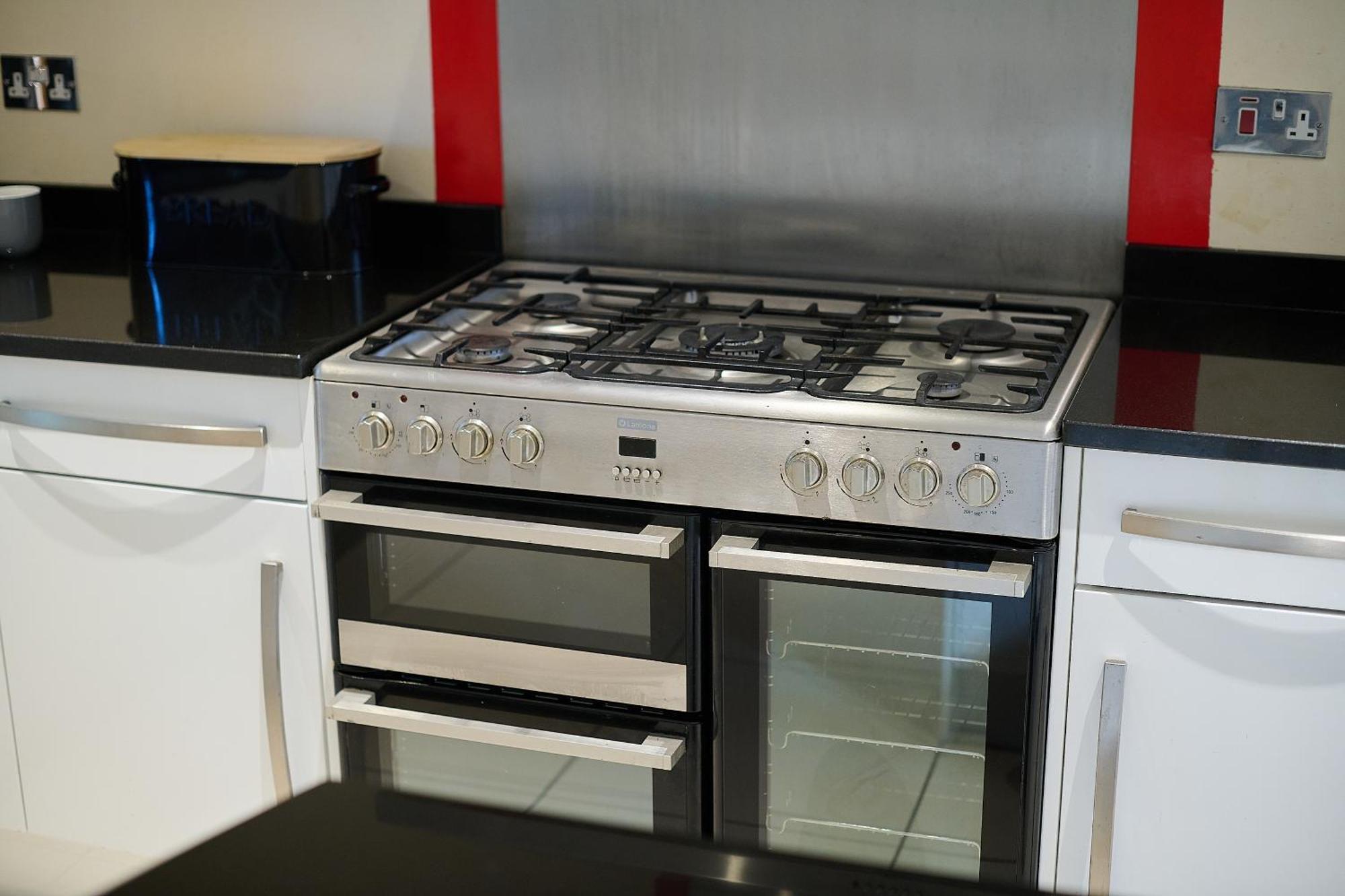 Holiday home Spacious For Large Families And Contractors Wolverhampton