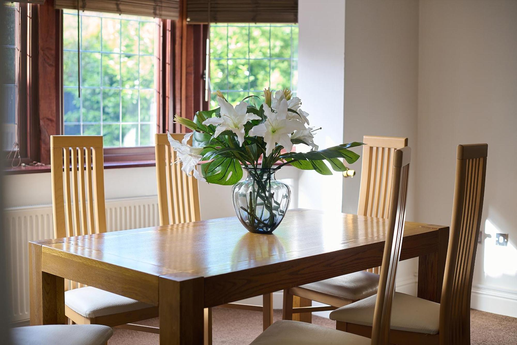 Spacious For Large Families And Contractors Wolverhampton