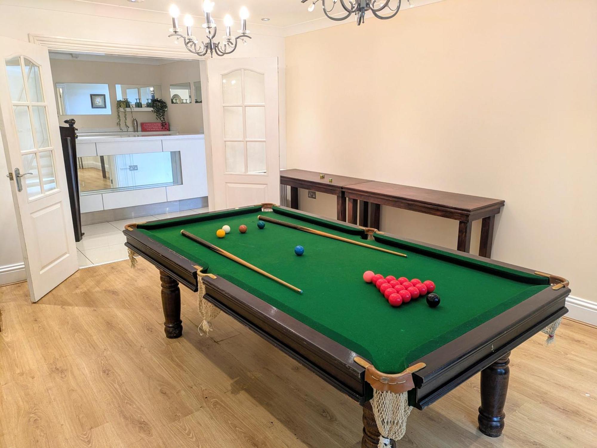 Holiday home Spacious For Large Families And Contractors