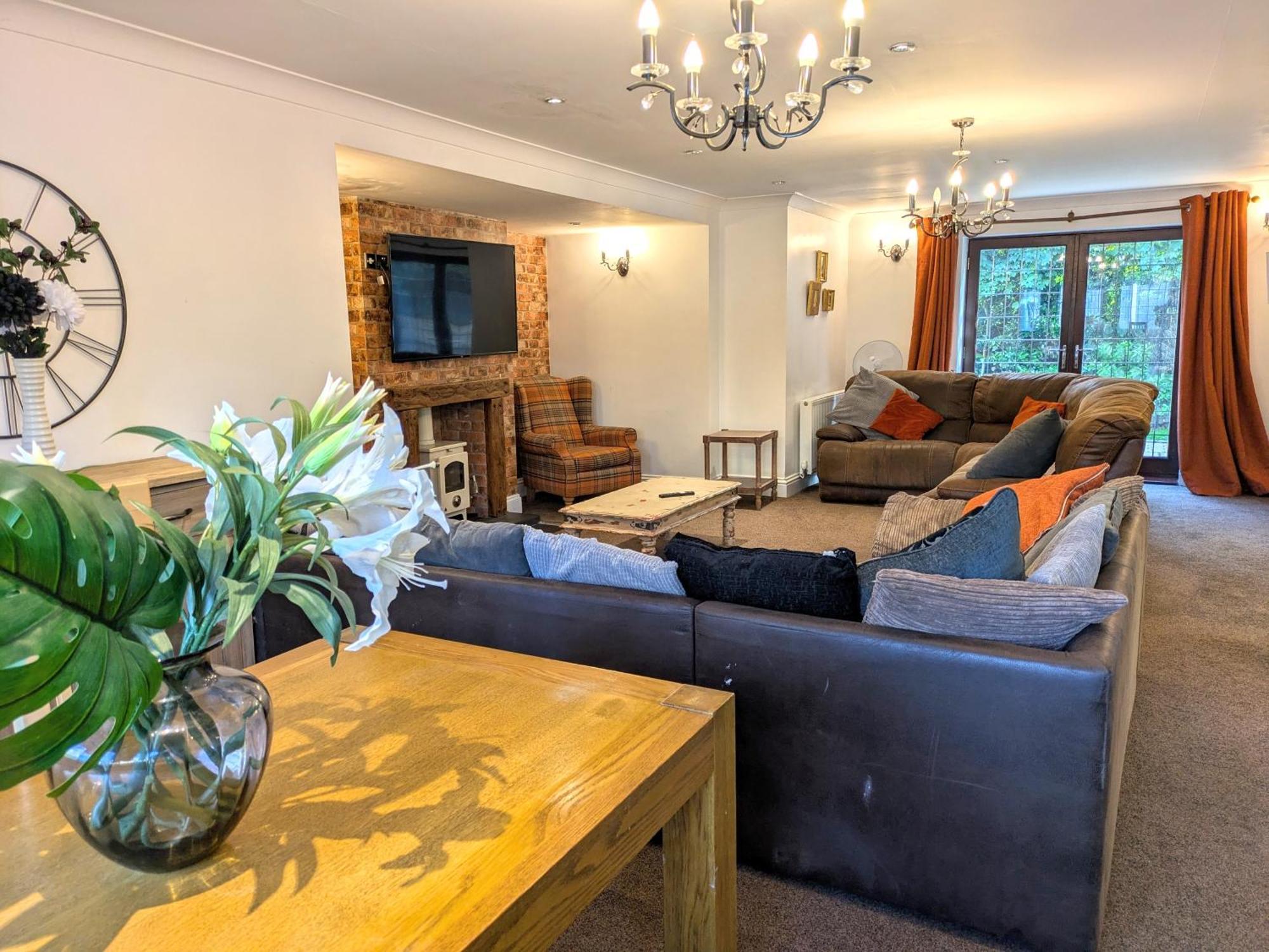 Holiday home Spacious For Large Families And Contractors *